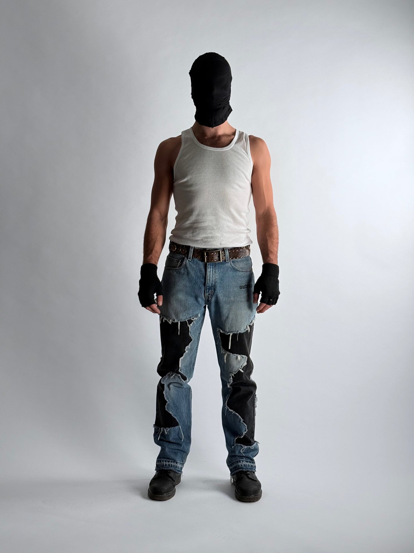 CRACKED DENIM