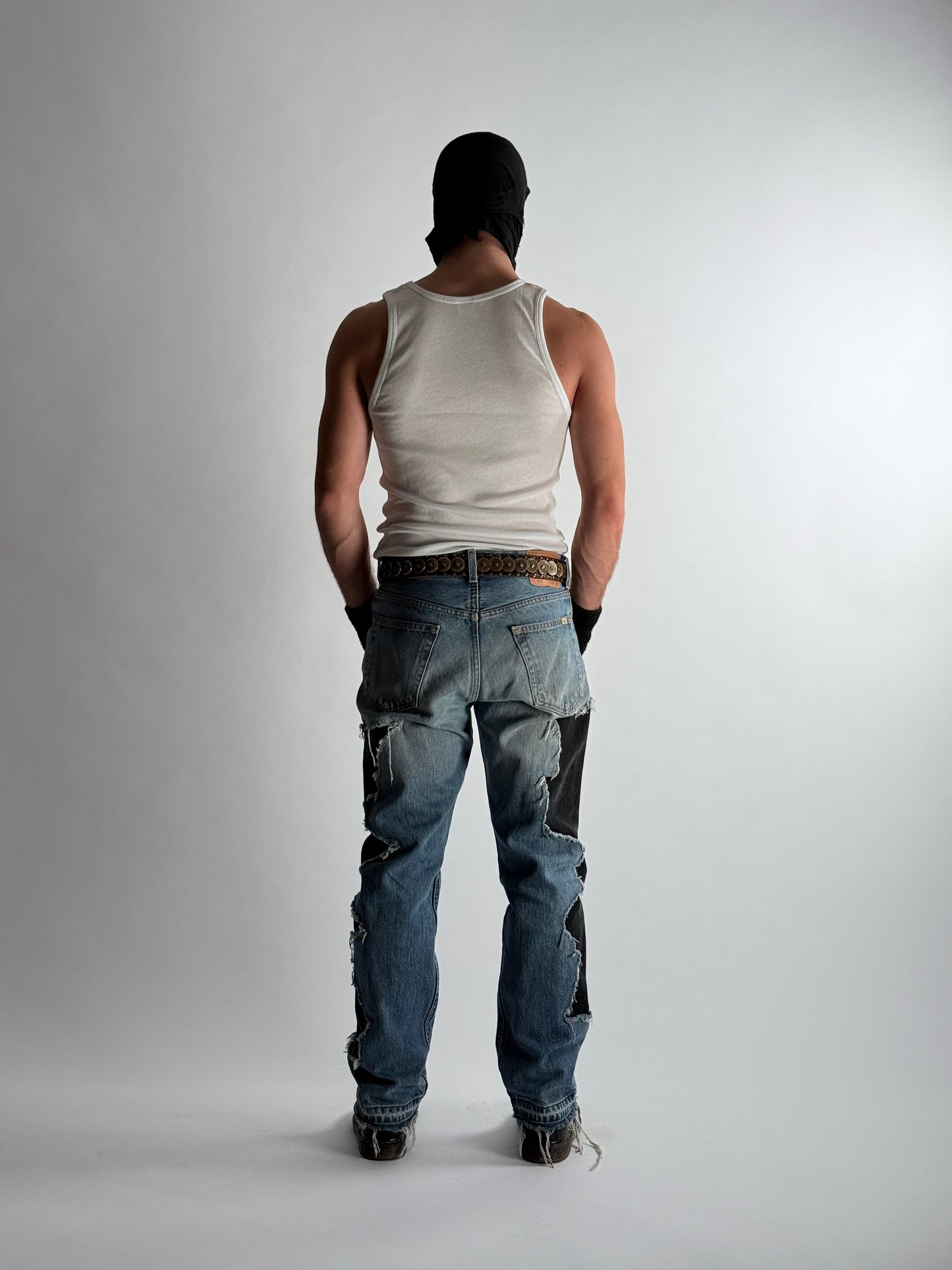 CRACKED DENIM