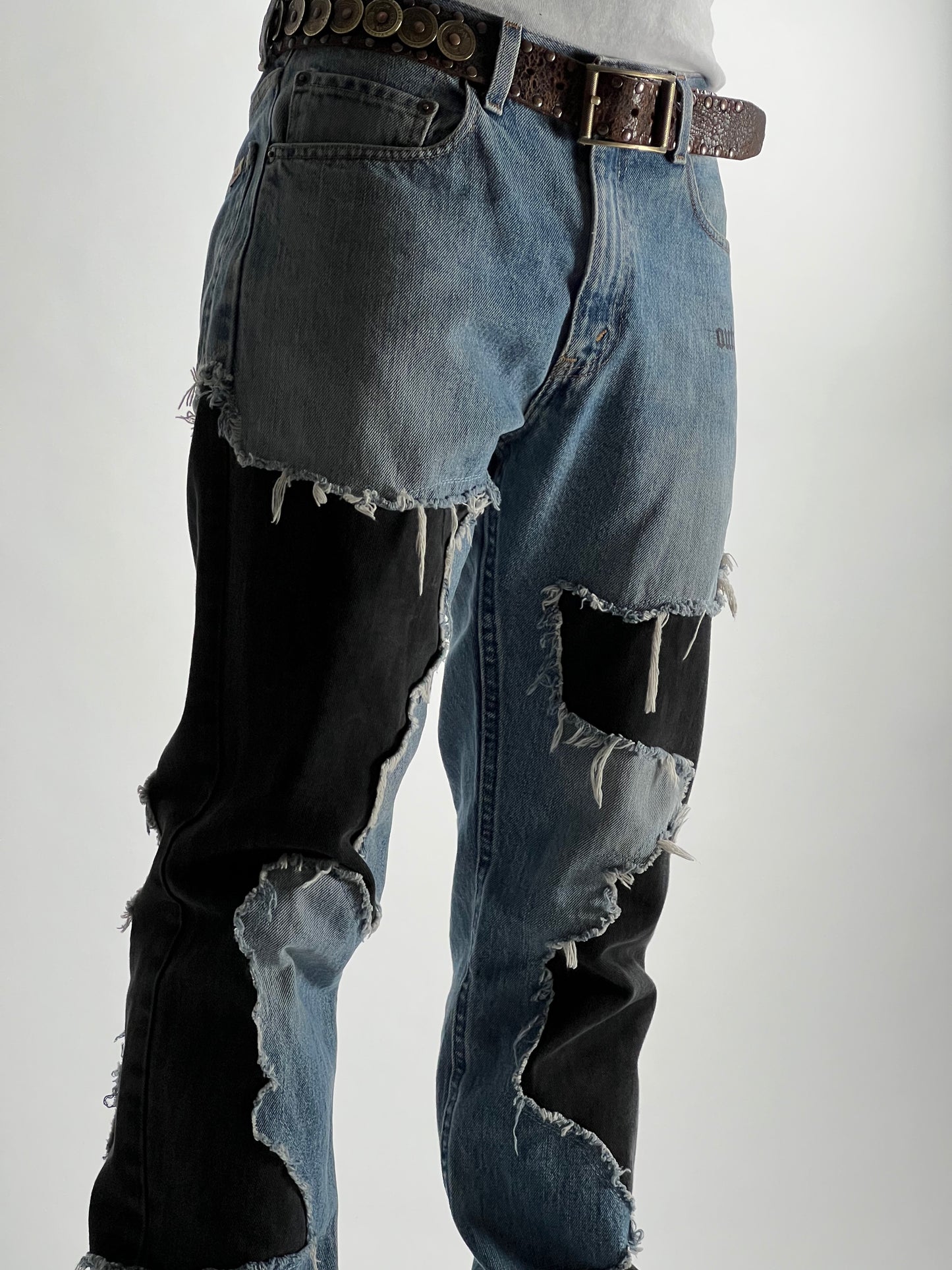 CRACKED DENIM