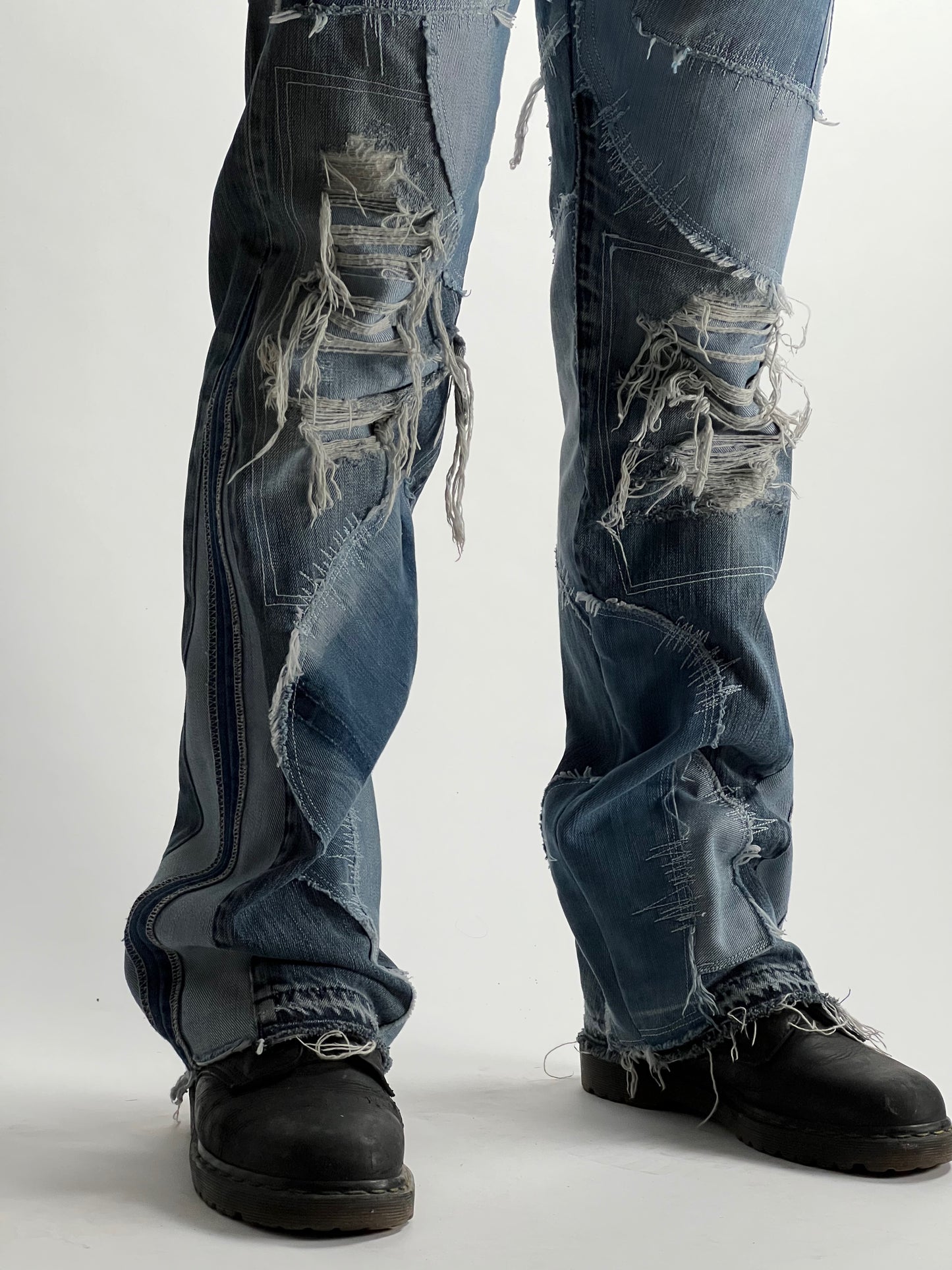 SHARK DENIM