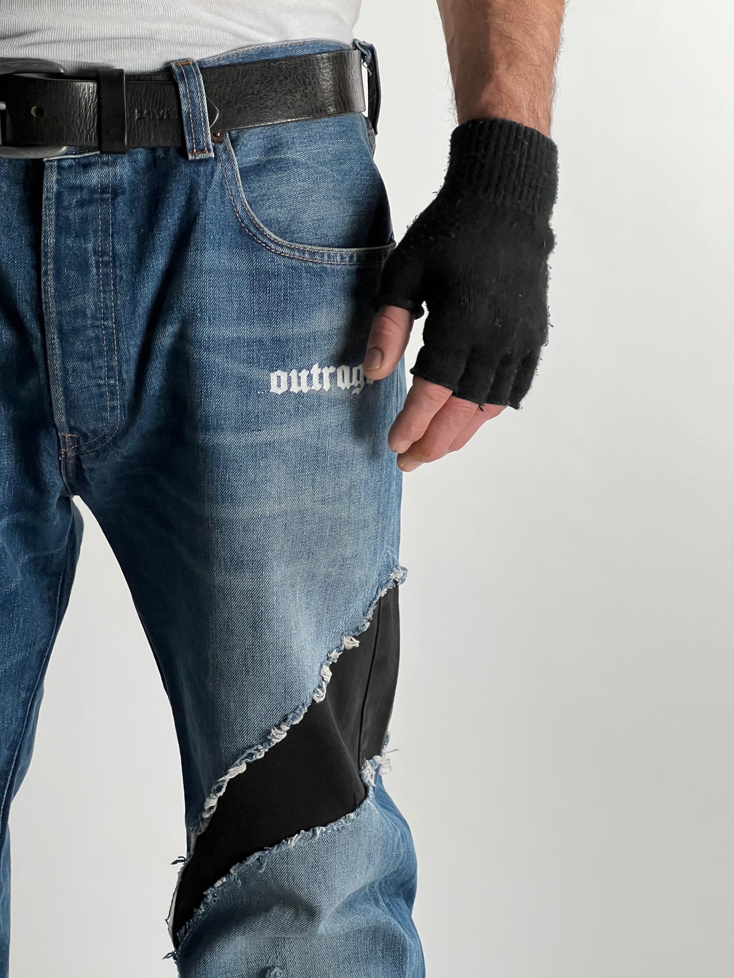 CRACKED DENIM